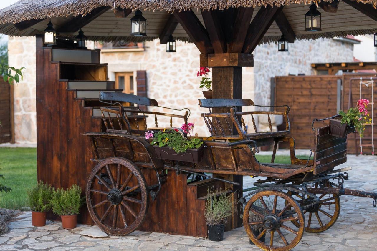 Kuca Za Odmor Joko I Jeka Villa Bogatic Exterior photo